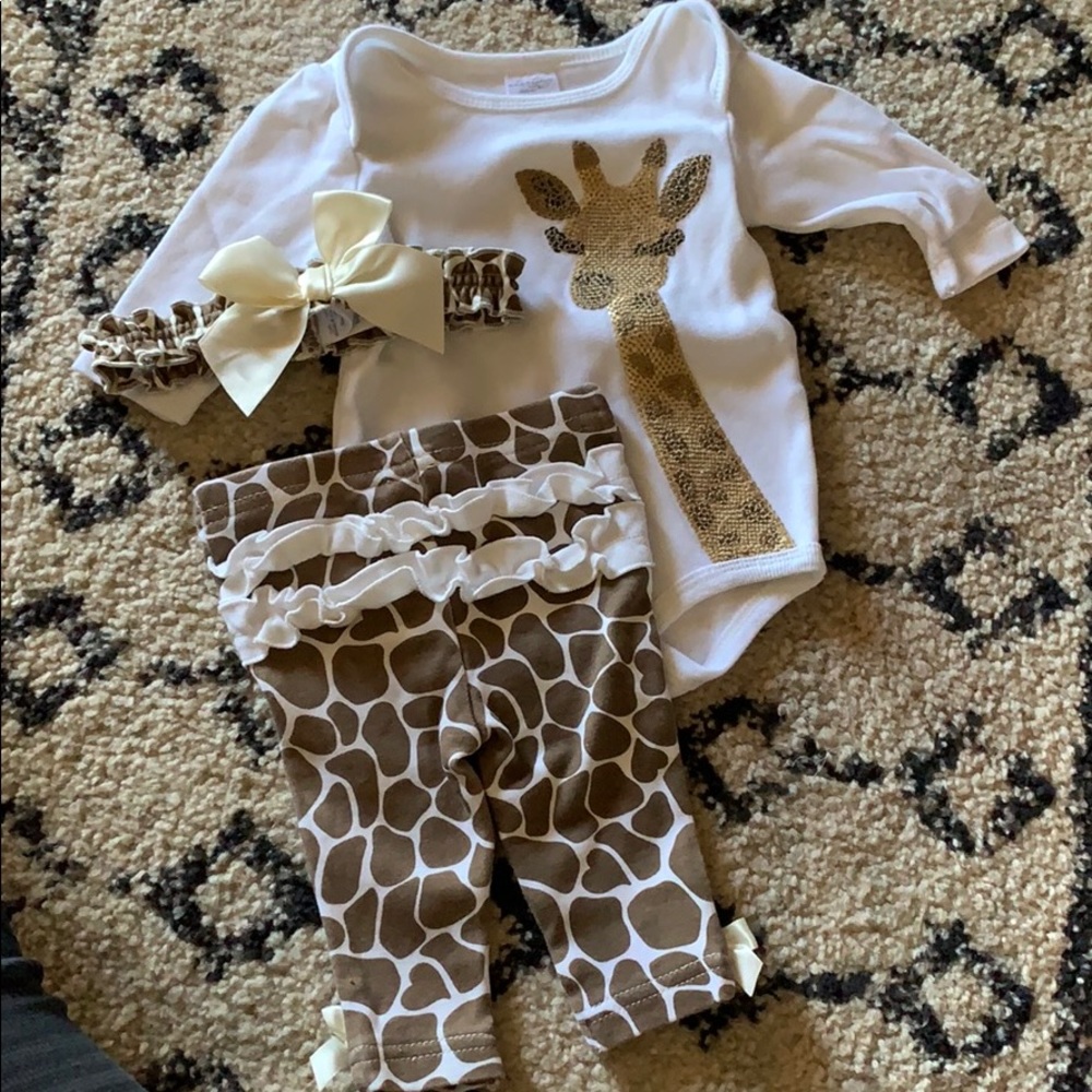 Giraffe Onesie/Legging Set with Bow